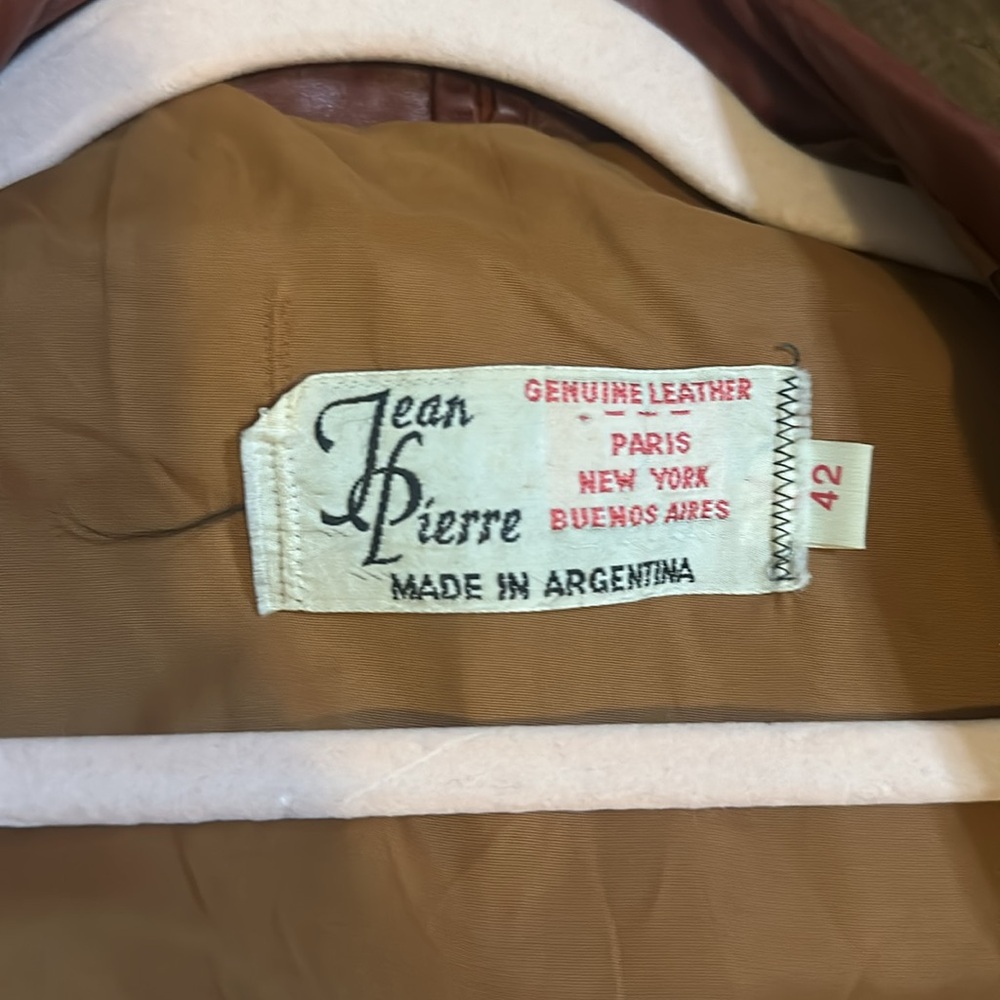 True Vintage Red Leather Jacket Size 42
Would fit M-L - Picture 3 of 4
